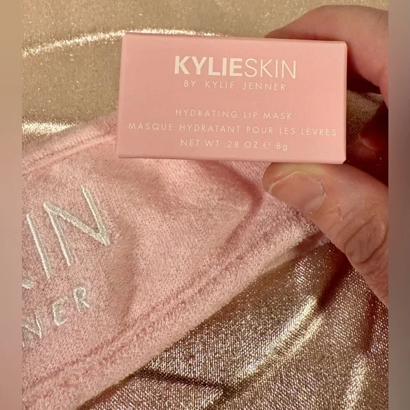 KYLIESKIN by Kylie Jenner Pink Headband and hydrating lip mask set. 🩷 - Picture 1 of 2